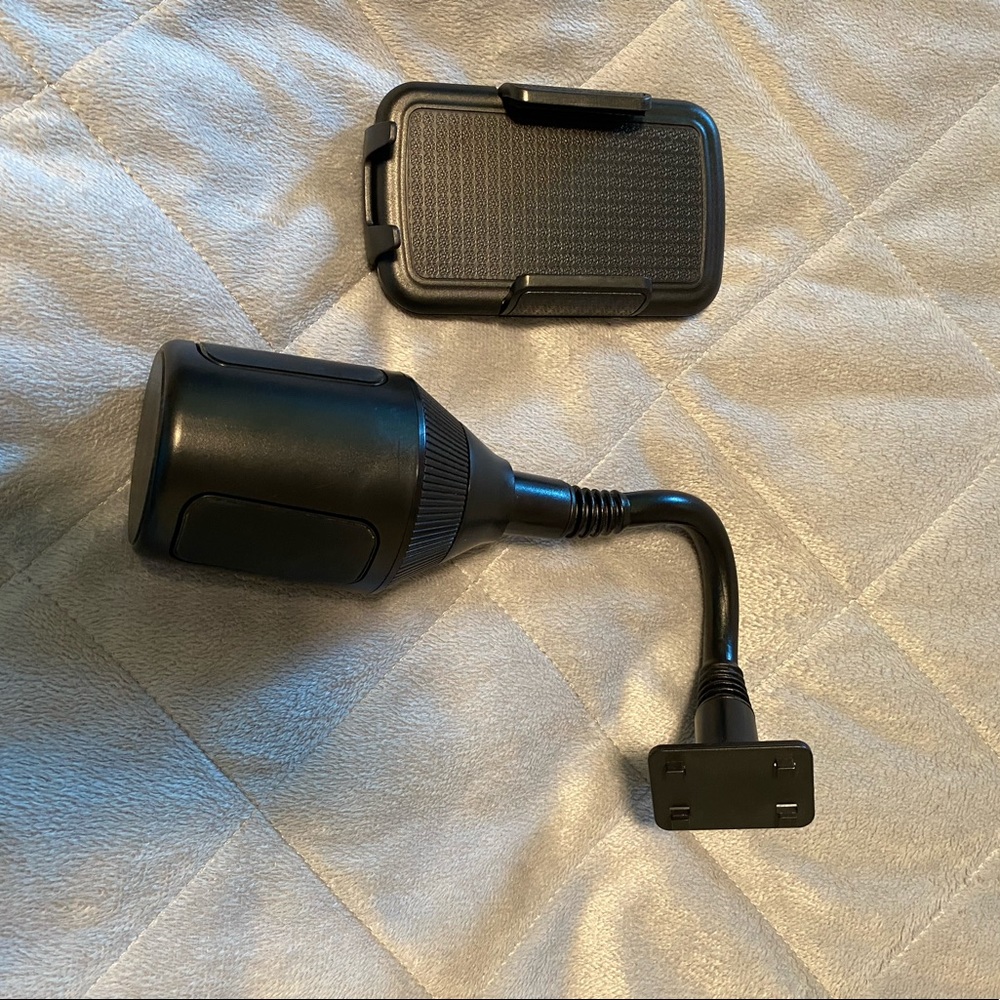 Cupholder phone stand